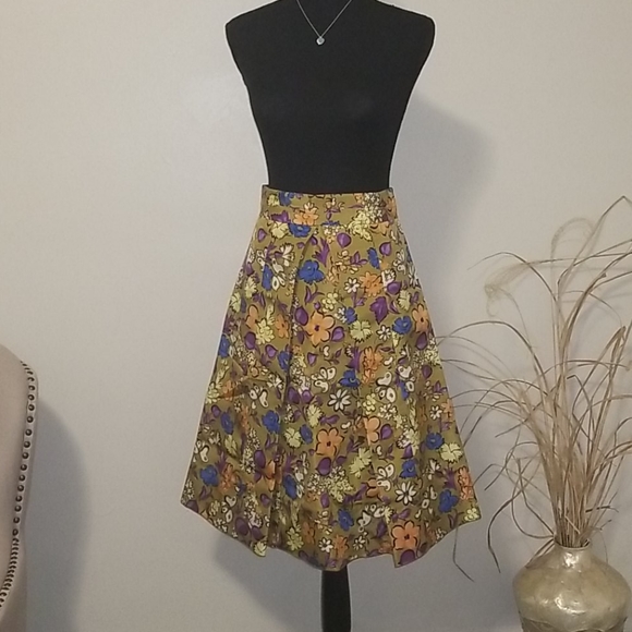 Marc Jacobs Dresses & Skirts - Marc Jacobs 100% Silk Floral Skirt